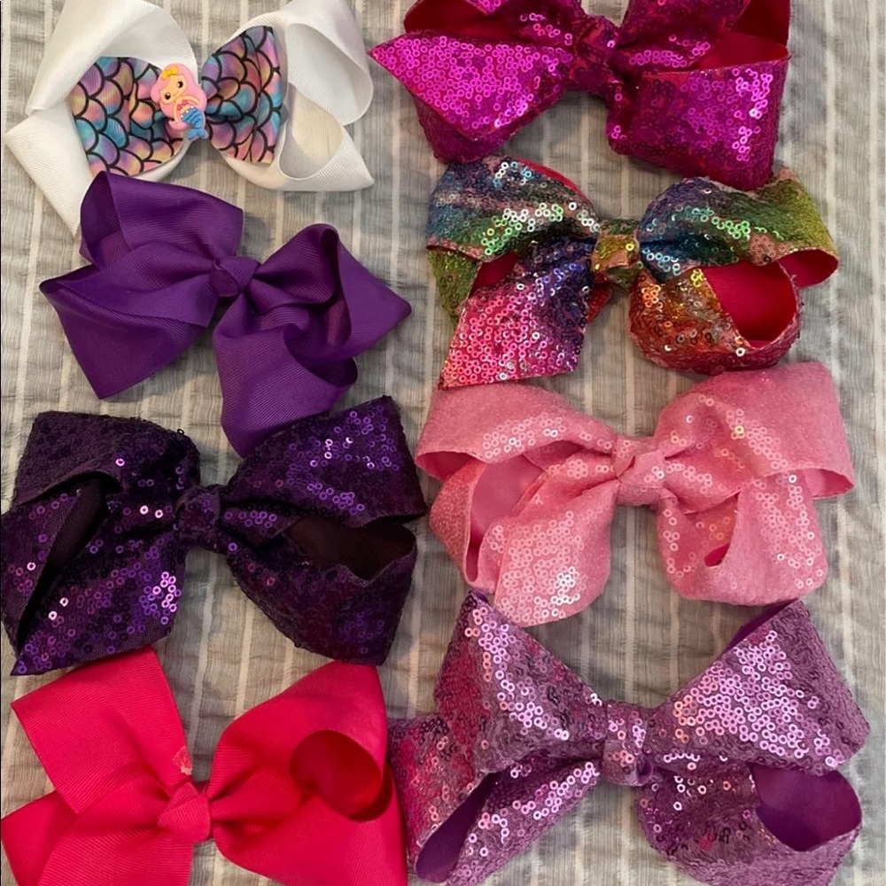 Collection of bows. Ribbon, sequin, small and large